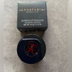 Anastasia Beverly Hills Dip Brow Pomade in Dark Brown. New In Box!
